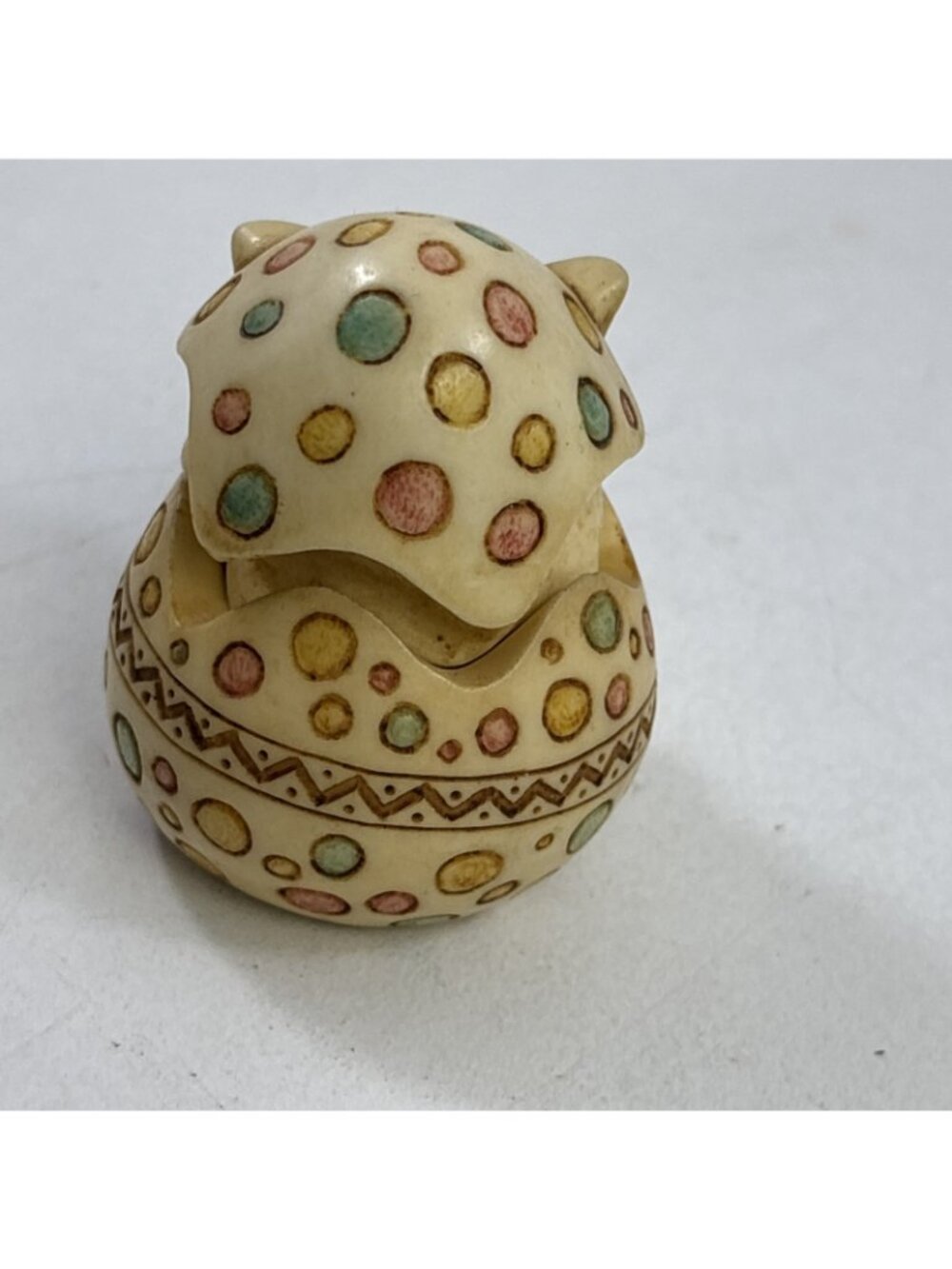 2001 Harmony Kingdom Pot Bellys "April " Birthday Easter Calendar Cat Figurine - Picture 6 of 7